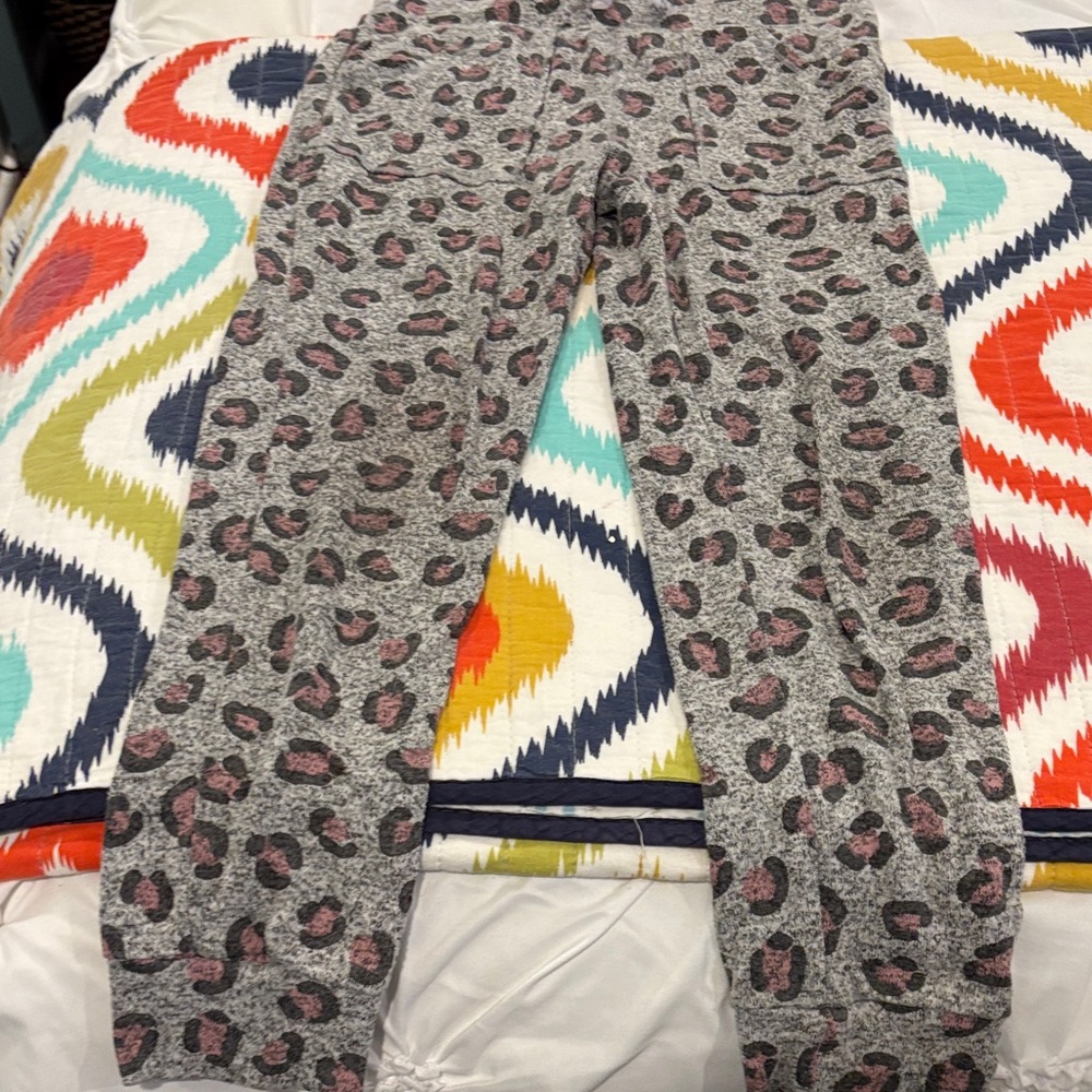 Cat & Jack Gray Leopard Print Leggings